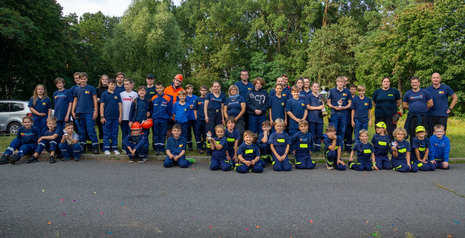 Gruppenbild zum Orientierungslauf 2021